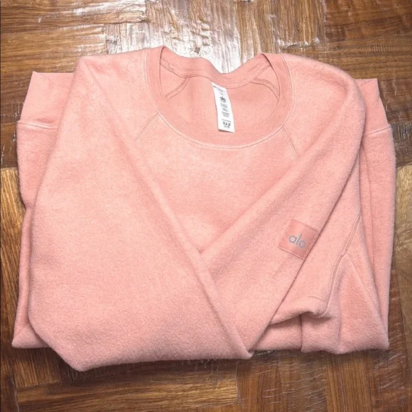 Alo Yoga Triumph Crewneck Sweatshirt β Soft Clay β Size L β Sold Out - Picture 1 of 5